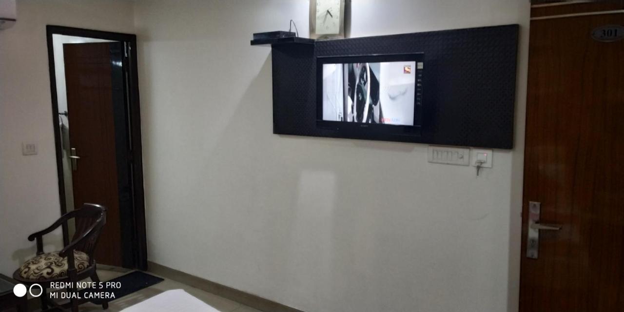 Adb Rooms Udhav Palace New Delhi Exterior photo