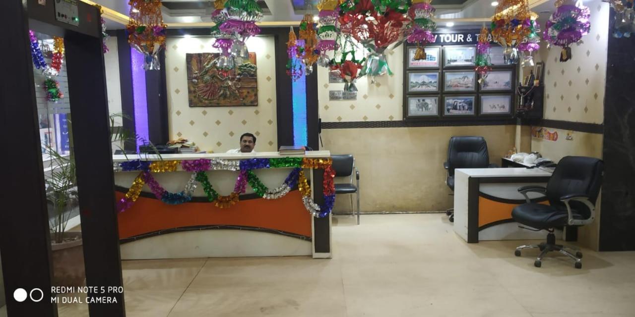 Adb Rooms Udhav Palace New Delhi Exterior photo